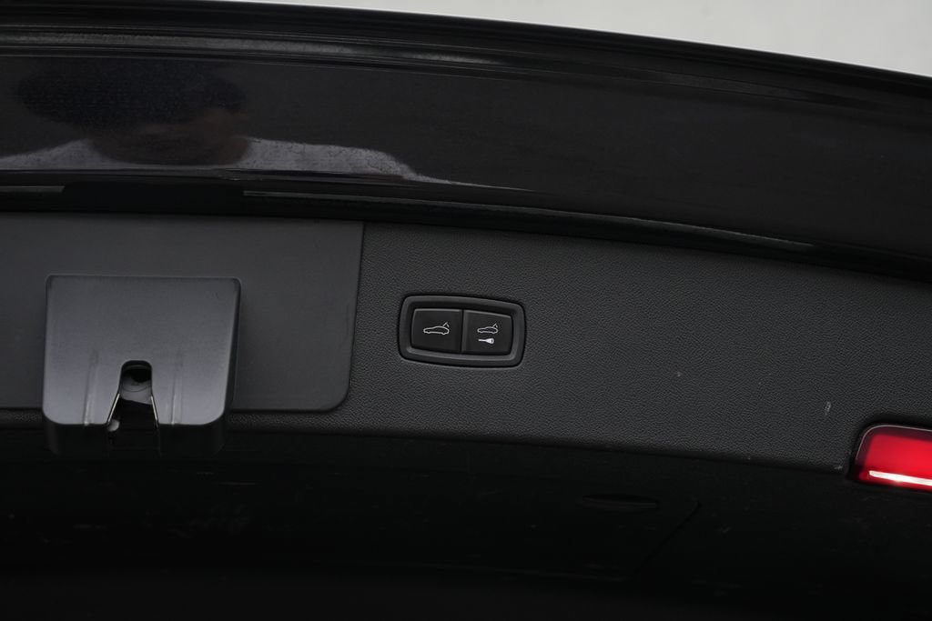 Used 2019 Porsche Cayenne Turbo AWD/4WD image 16