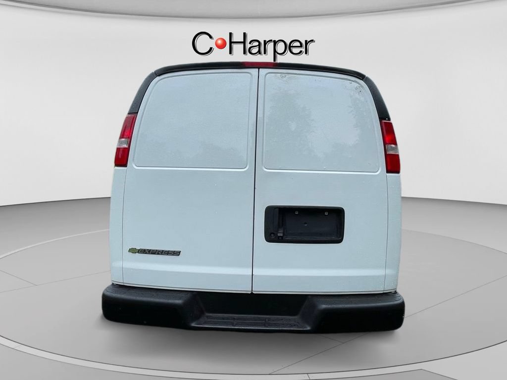 Used 2021 Chevrolet Express 3500 w/ Driver Convenience Package RWD image 4