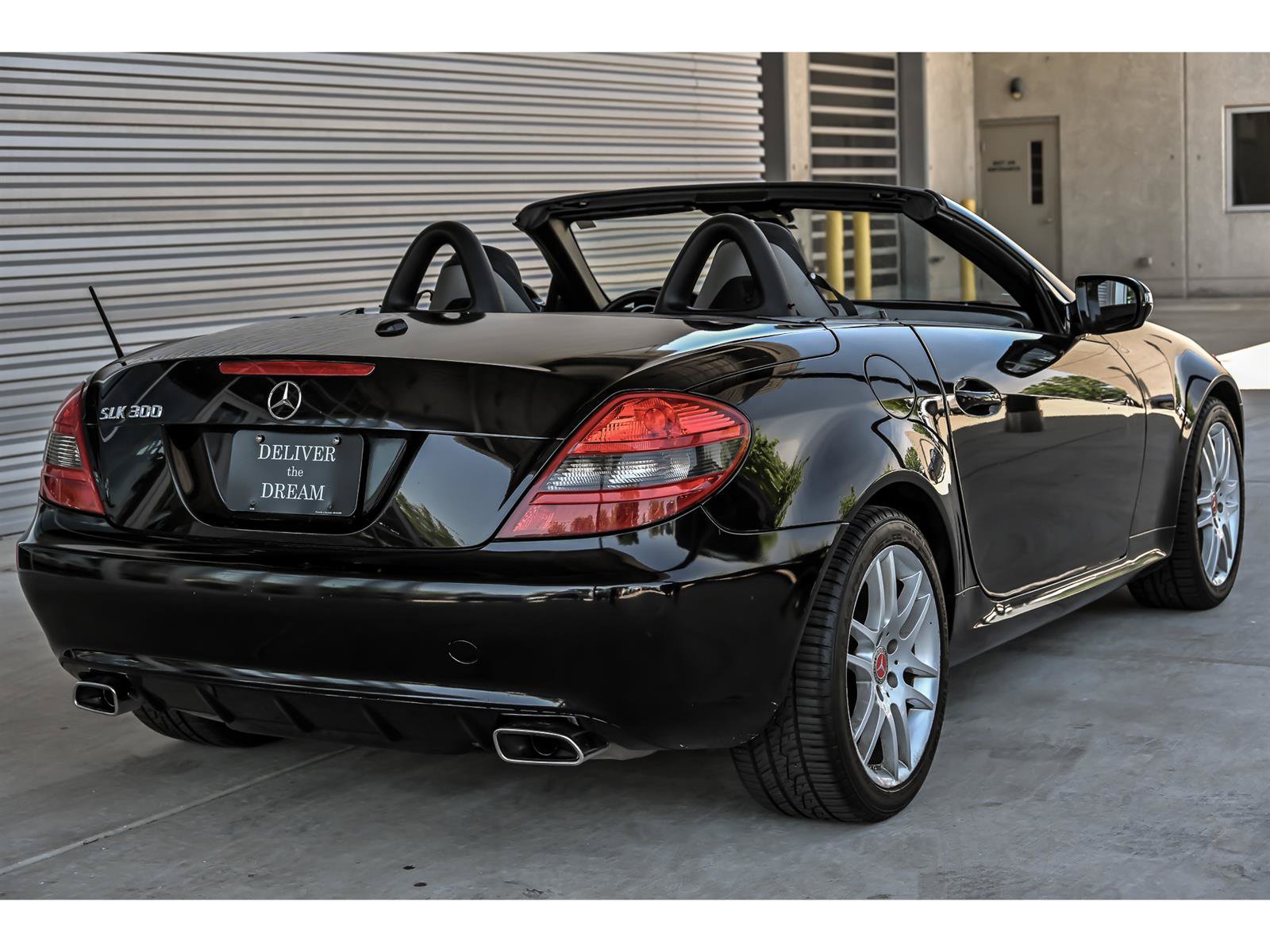 Used 2009 Mercedes-Benz SLK 300 image 8