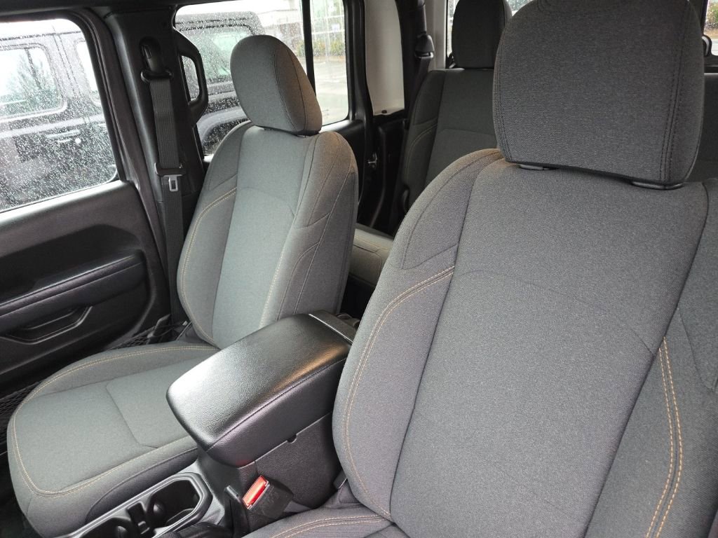 Used 2024 Jeep Gladiator Sport image 12