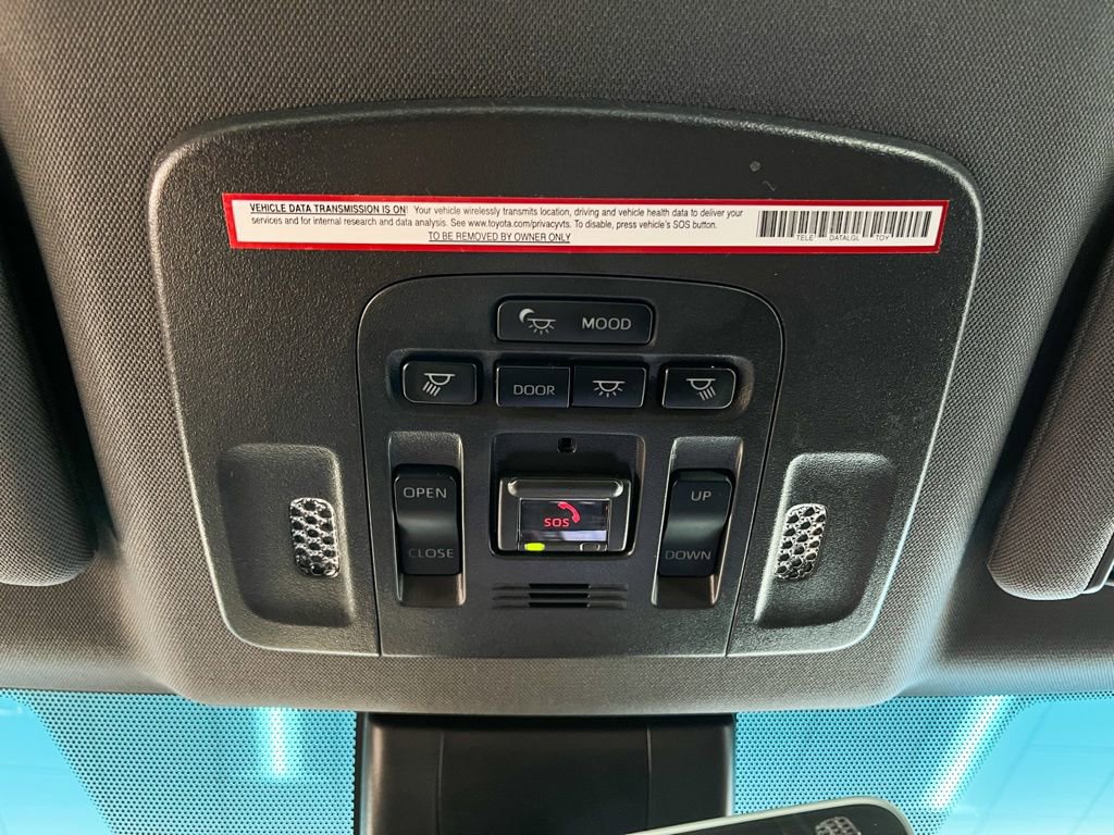 Used 2021 Toyota Avalon Limited image 27