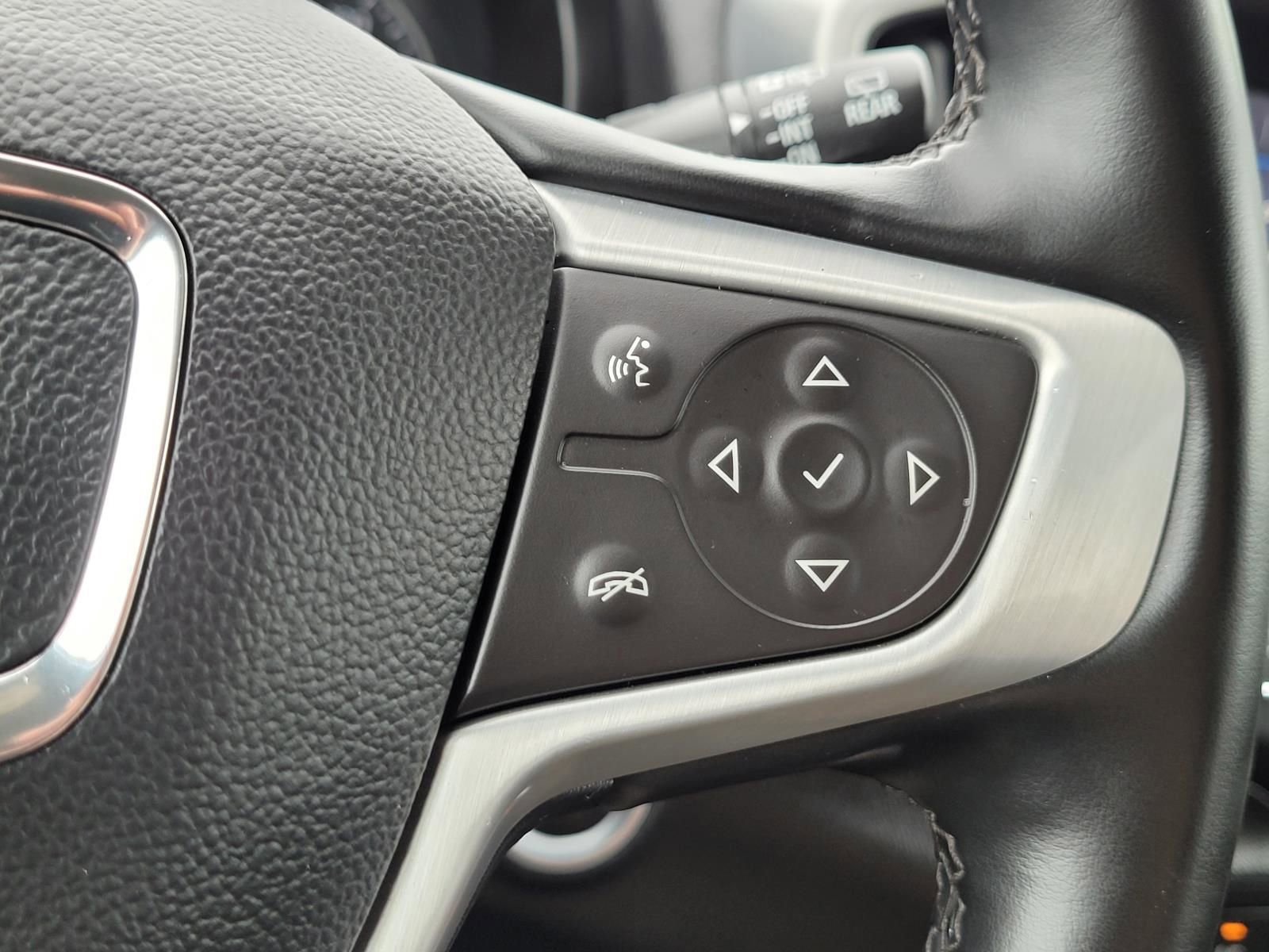 Used 2024 GMC Terrain SLT image 31