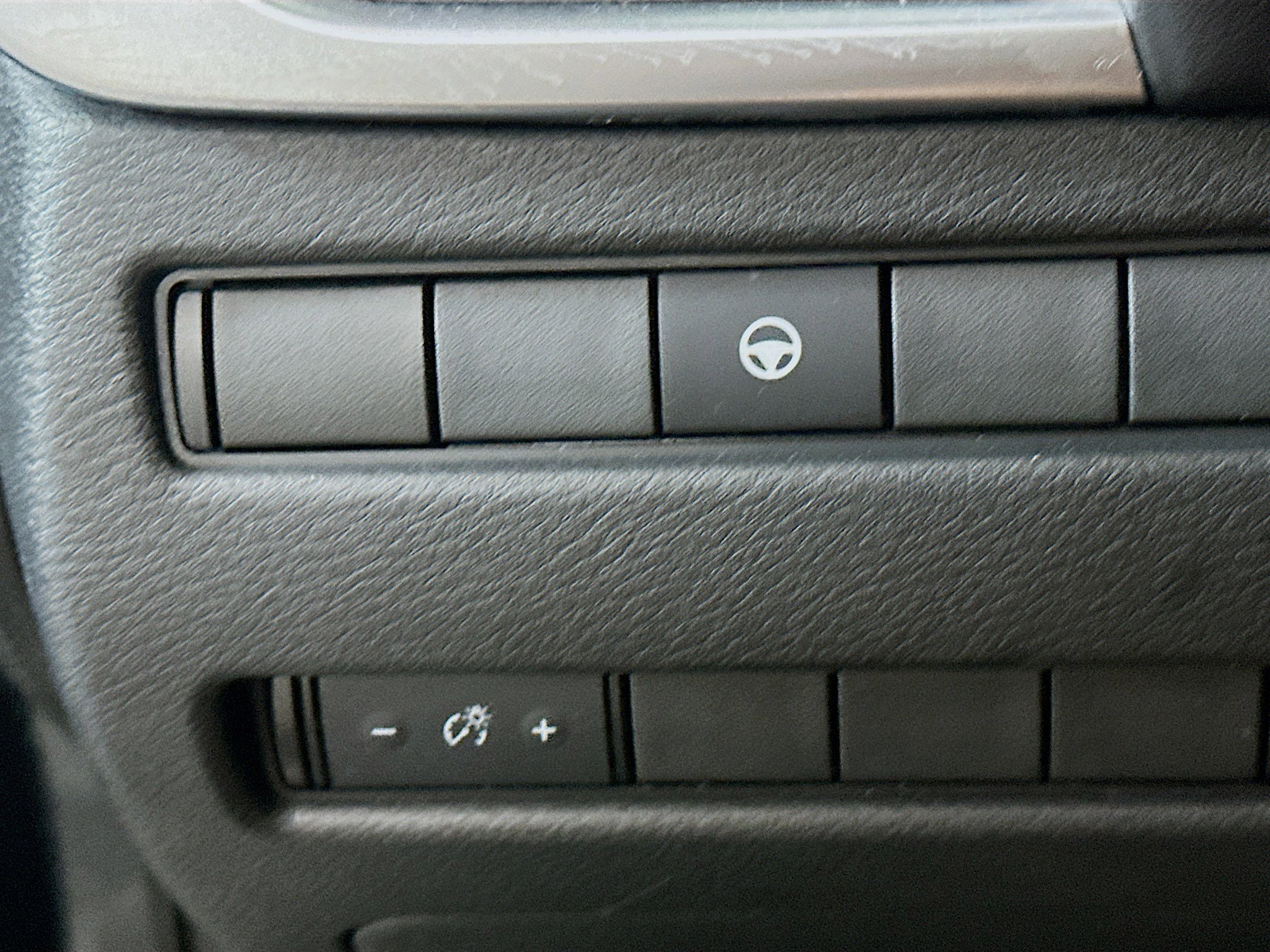 Used 2021 Nissan Rogue SV AWD/4WD image 17