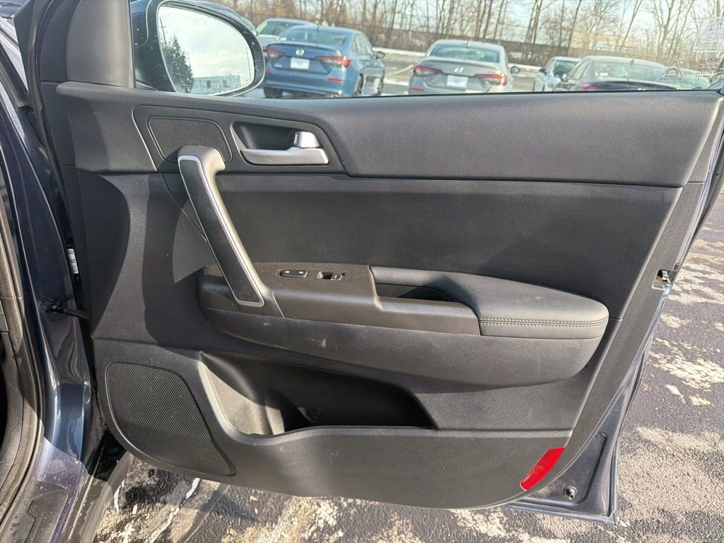 Used 2020 Kia Sportage LX image 25