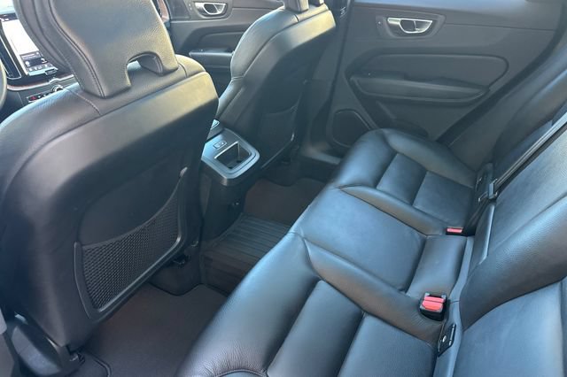 Used 2023 Volvo XC60 B5 Plus w/ Climate Package AWD/4WD image 11