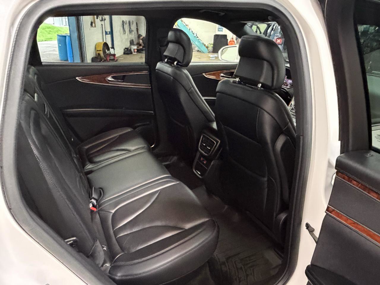 Used 2017 Lincoln MKX Reserve w/ Lincoln MKX Climate Package image 18