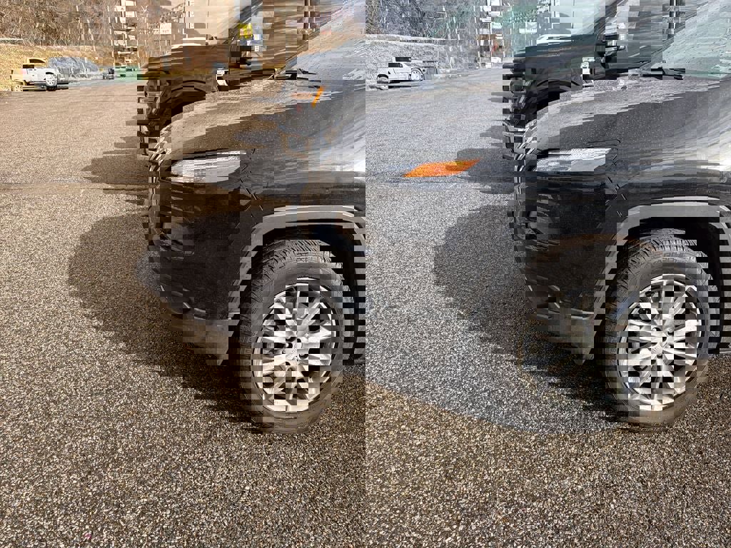 Used 2018 Jeep Cherokee Limited image 4