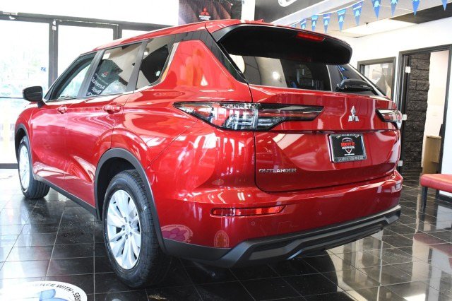 New 2026 Mitsubishi Outlander ES AWD/4WD image 8