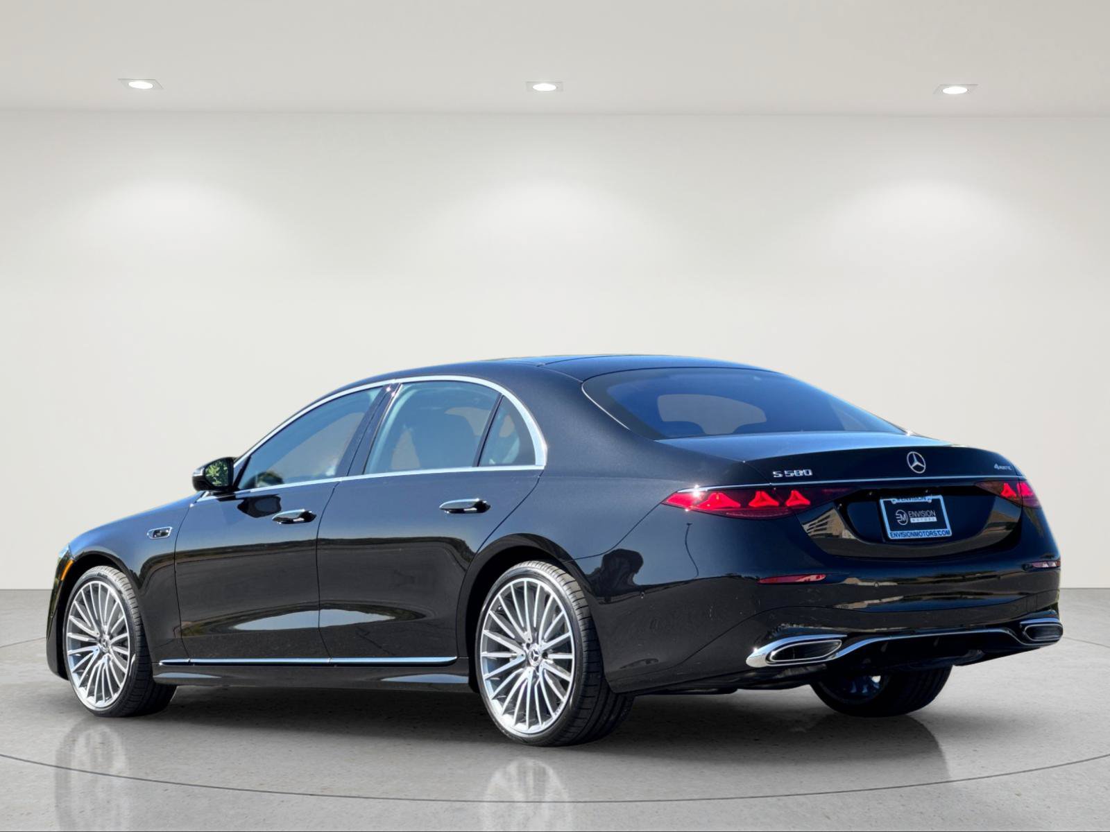 New 2027 Mercedes-Benz S 580 4MATIC Sedan image 3