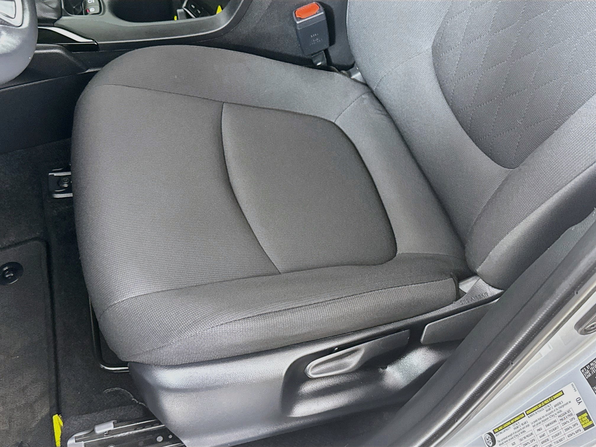 Certified 2025 Toyota Corolla Cross LE FWD image 20