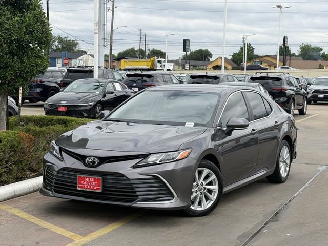 Used 2023 Toyota Camry LE w/ Convenience Package FWD image 2