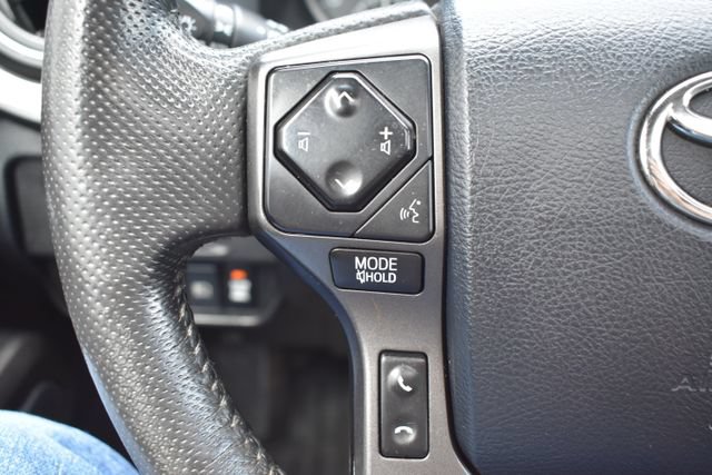 Used 2018 Toyota Tacoma SR5 AWD/4WD image 24