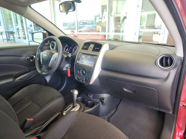 Used 2018 Nissan Versa SV FWD image 21
