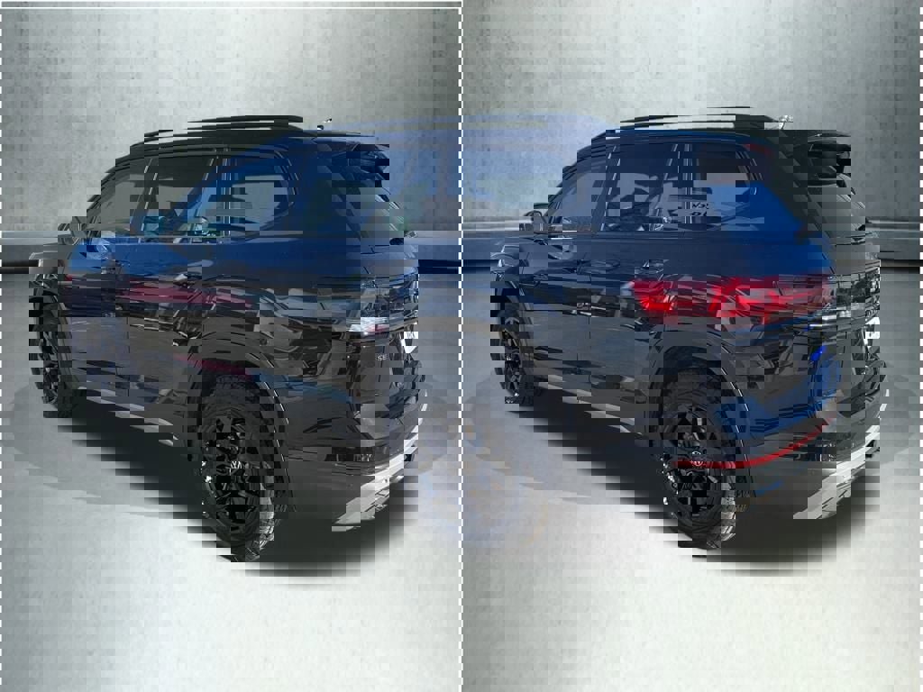 New 2026 Volkswagen Atlas Peak Edition image 3