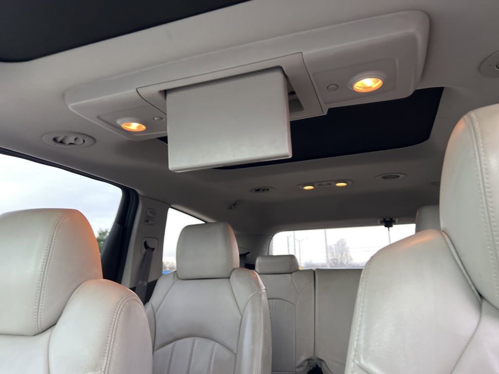 Used 2011 Chevrolet Traverse LTZ image 25