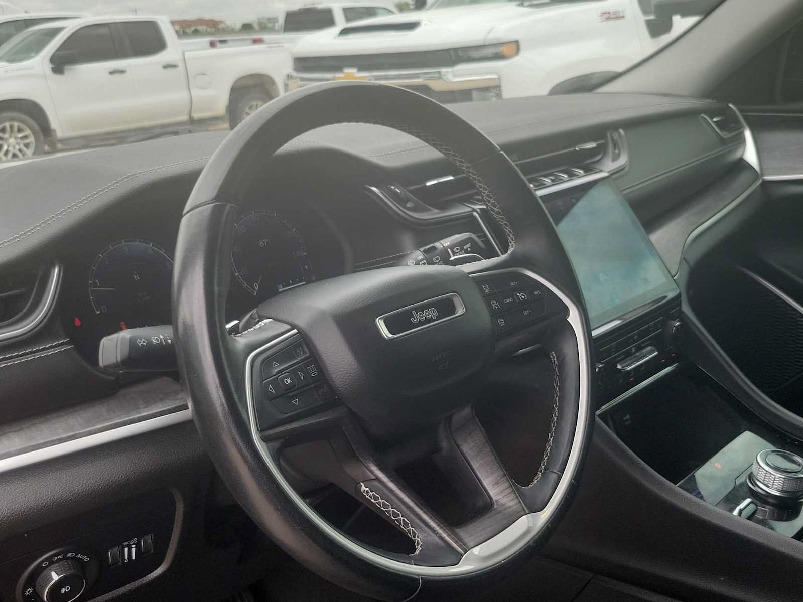 Used 2021 Jeep Grand Cherokee L Limited AWD/4WD image 10
