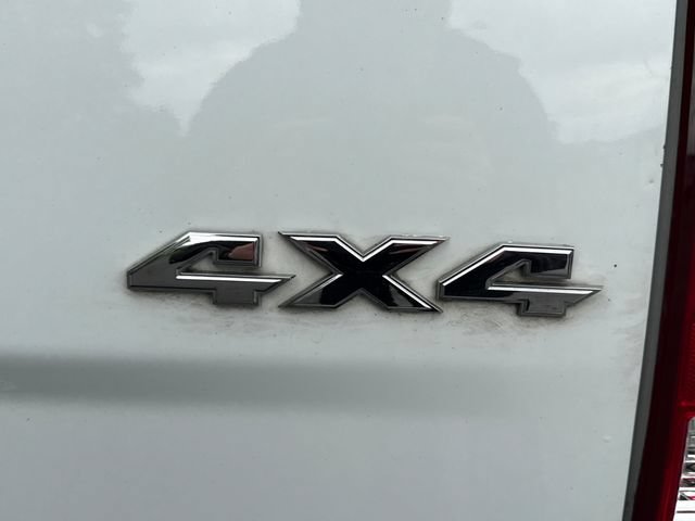 Used 2016 RAM 1500 Classic SLT AWD/4WD image 19