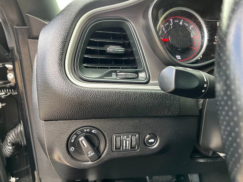 Used 2022 Dodge Challenger R/T RWD image 11