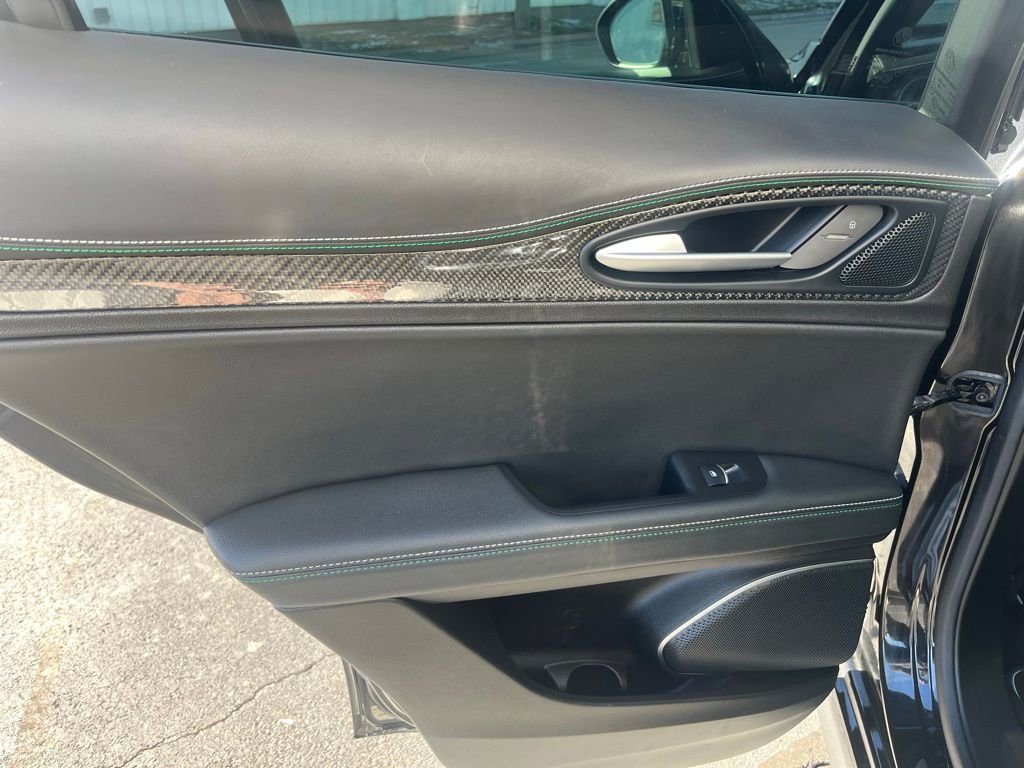 Used 2020 Alfa Romeo Stelvio Quadrifoglio image 5