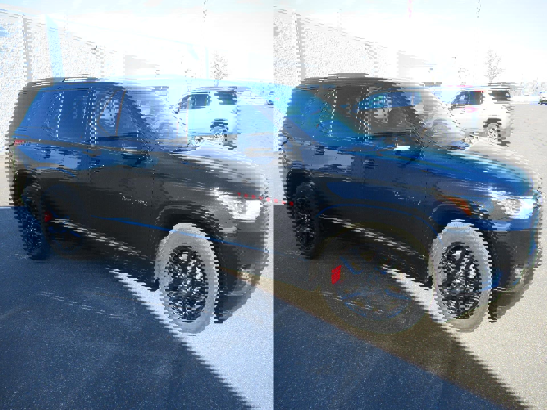 Used 2020 Chevrolet Traverse Premier w/ Redline Edition image 3