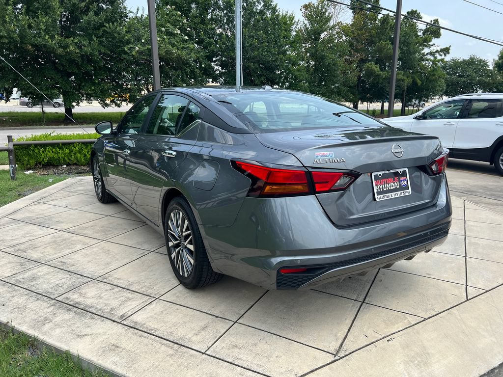 Used 2025 Nissan Altima 2.5 SV FWD image 13