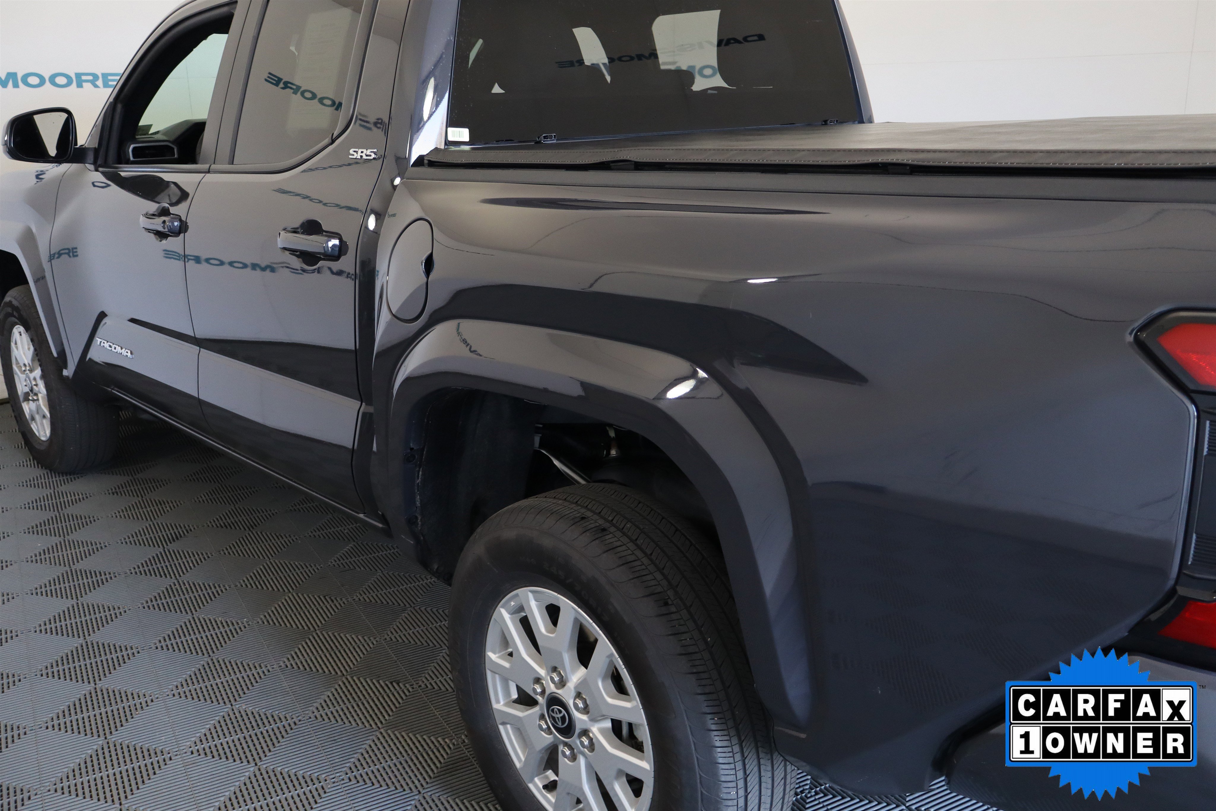 Used 2025 Toyota Tacoma SR5 AWD/4WD image 11