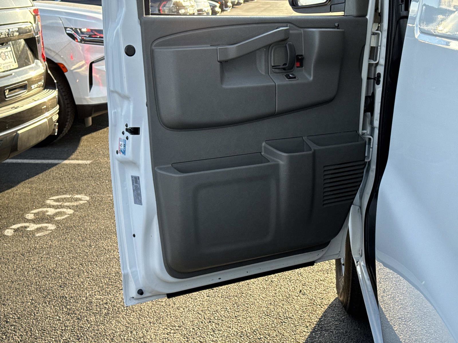 Used 2024 GMC Savana 2500 Work Van w/ Driver Convenience Package image 18