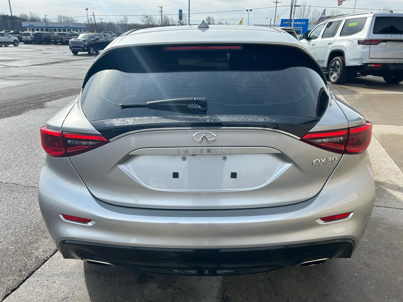 Used 2018 INFINITI QX30 image 6