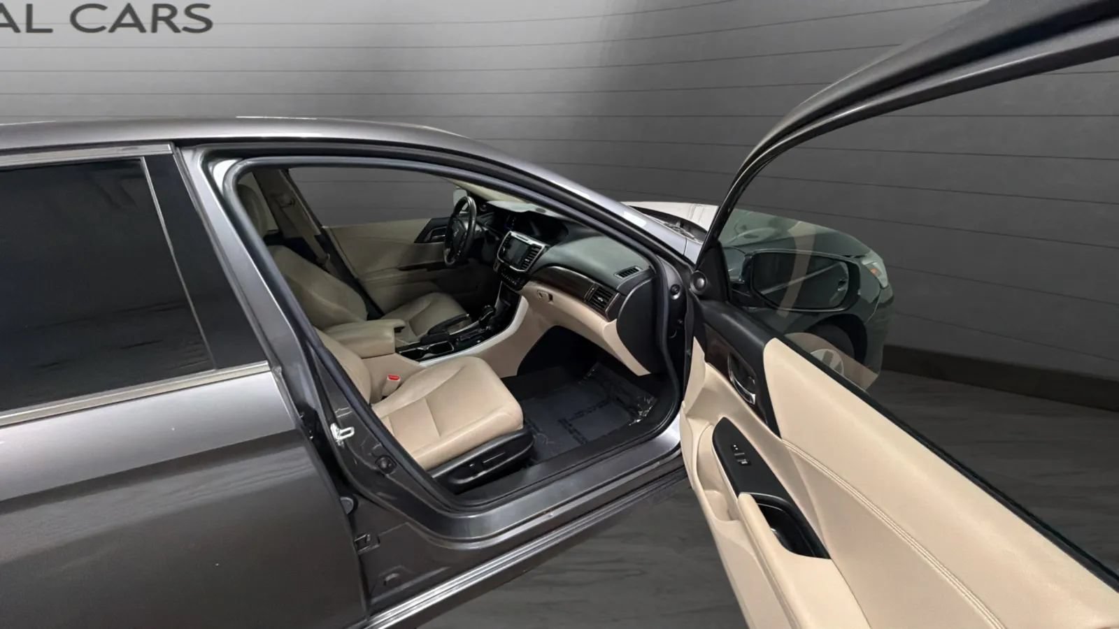 Used 2017 Honda Accord Touring image 22