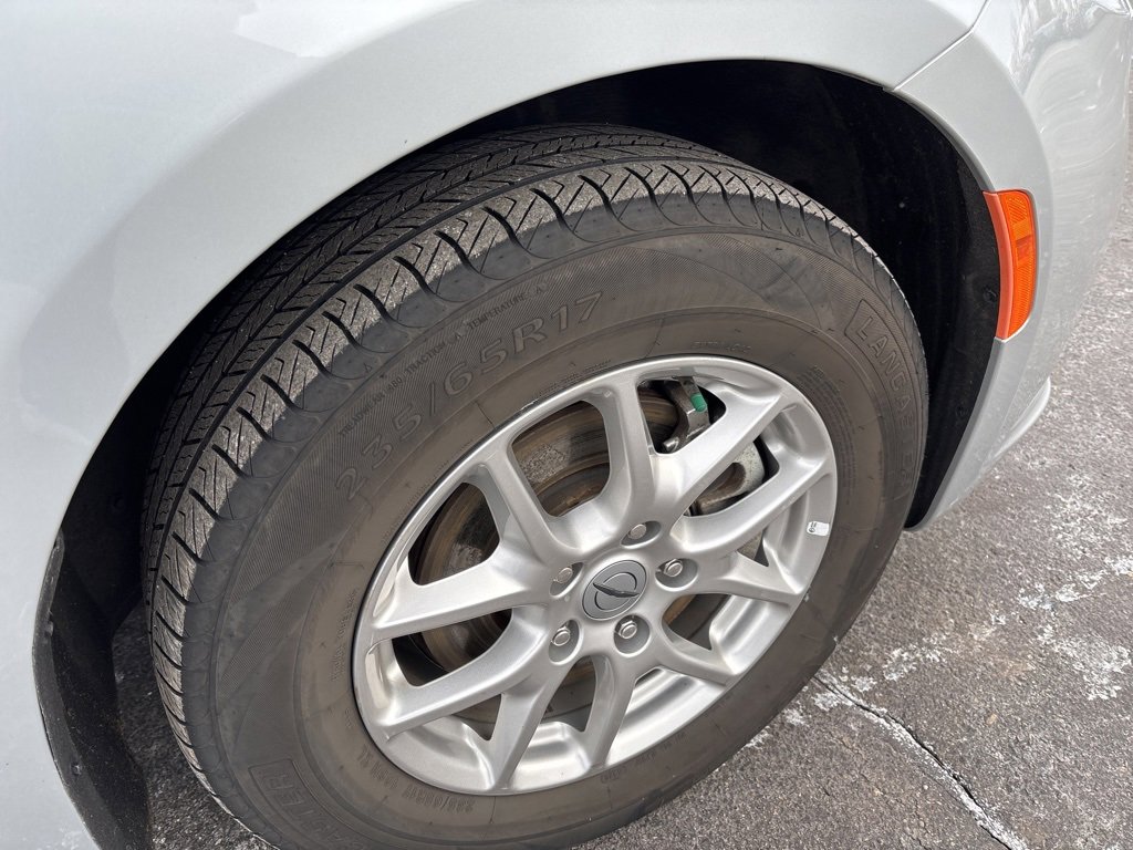 Used 2024 Chrysler Pacifica Touring-L image 9