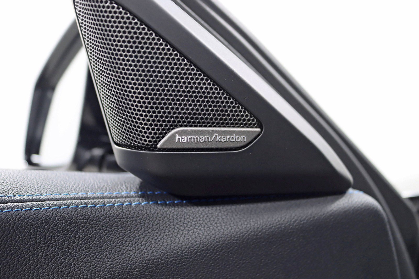 Used 2021 BMW Z4 M40i w/ Executive Package RWD image 33