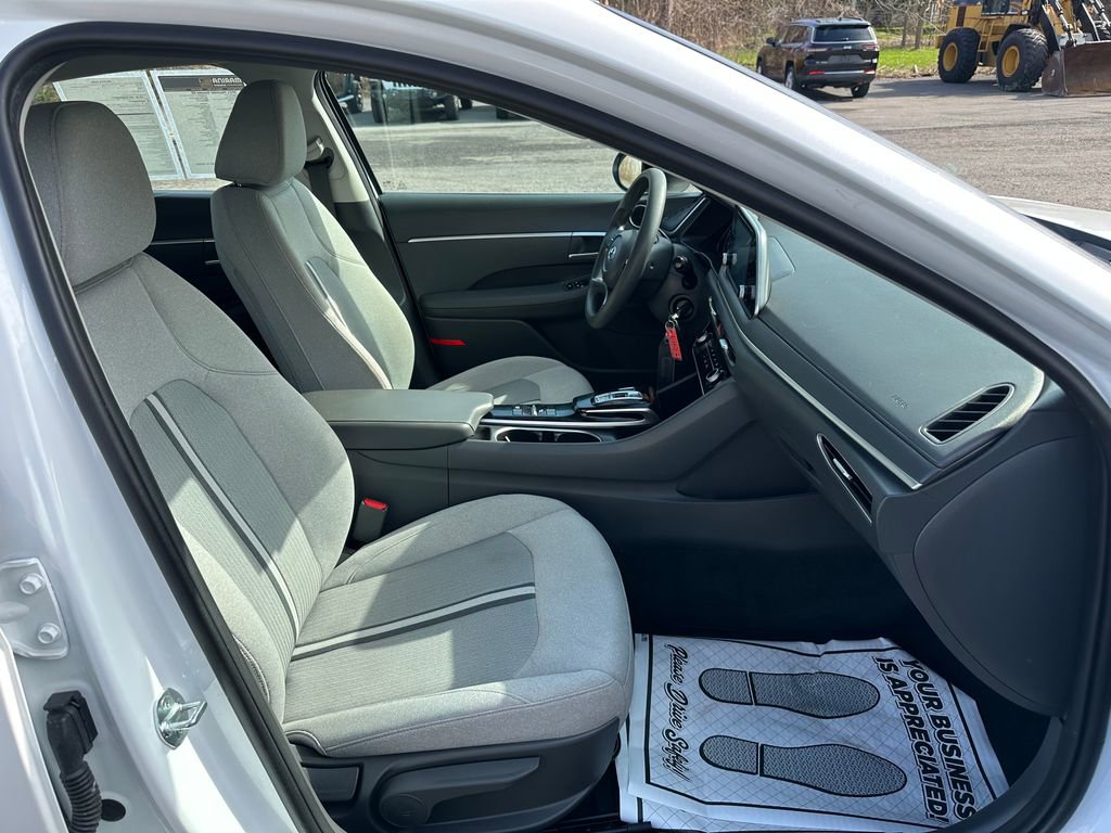Used 2021 Hyundai Sonata SE w/ Preferred Accessory Package FWD image 27