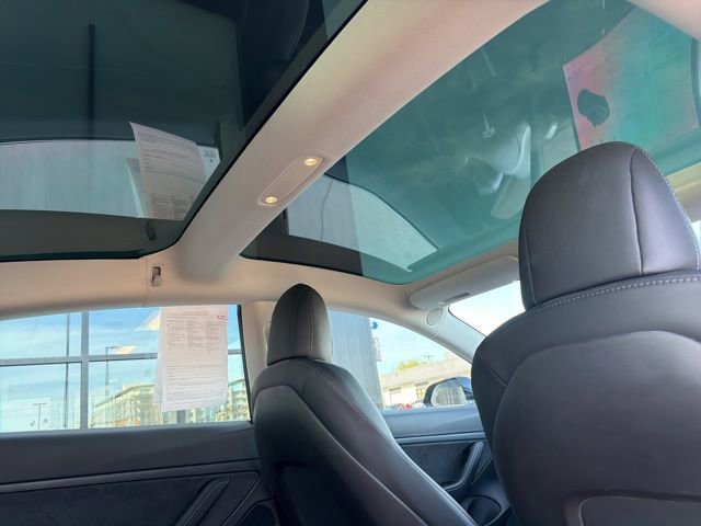 Used 2020 Tesla Model 3 Standard Range Plus image 14