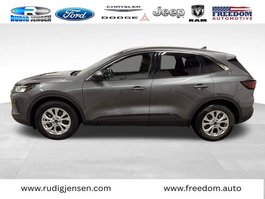 Used 2024 Ford Escape Active w/ Cold Weather Package image 3