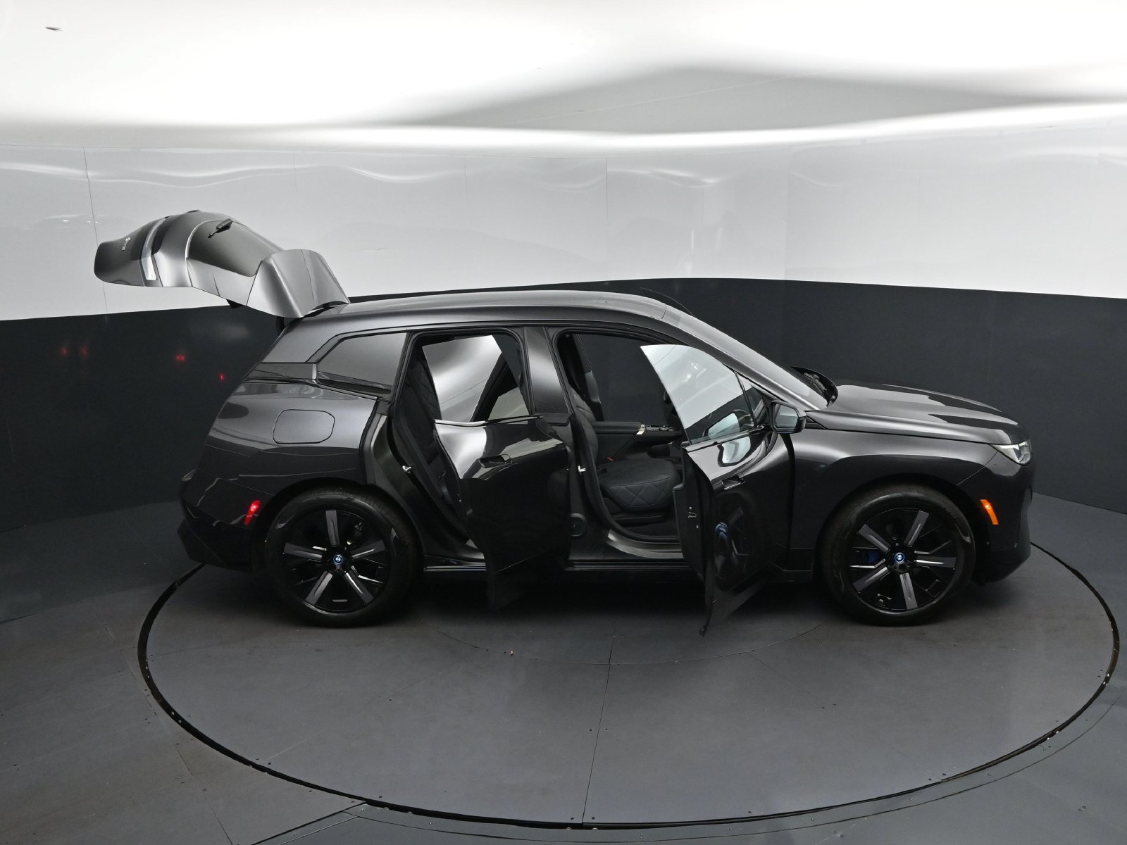 Certified 2024 BMW iX xDrive50 w/ Premium Package AWD/4WD image 50