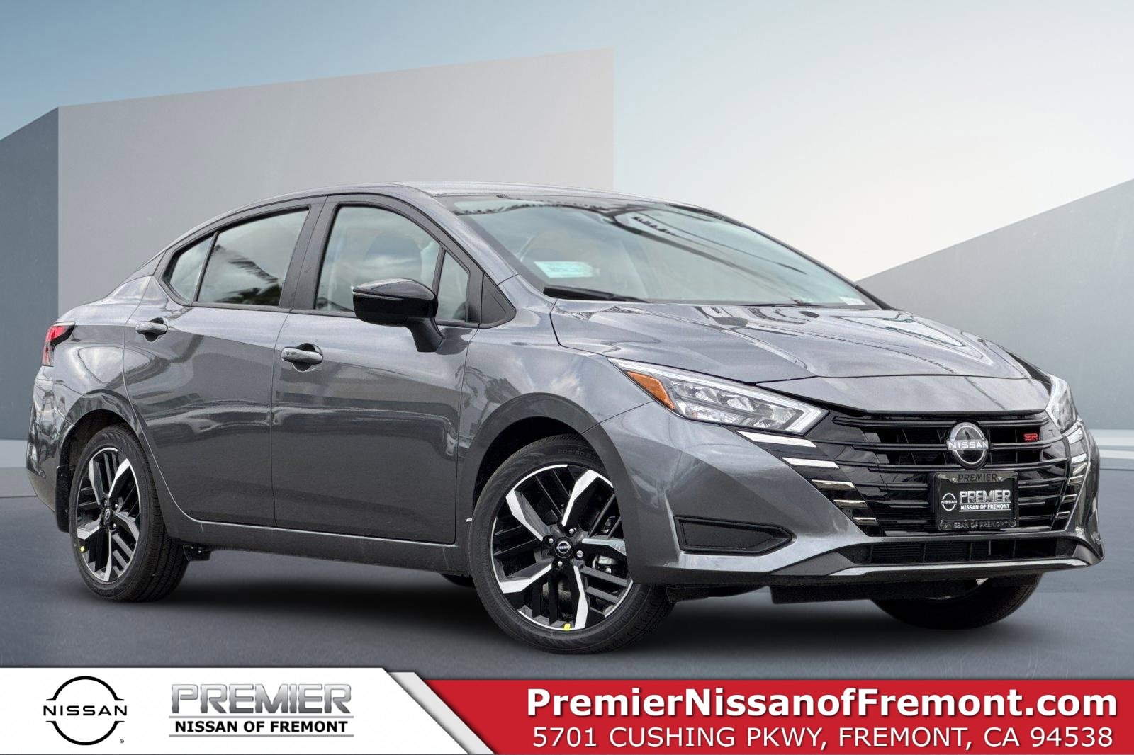 New 2025 Nissan Versa SR w/ Trunk Package