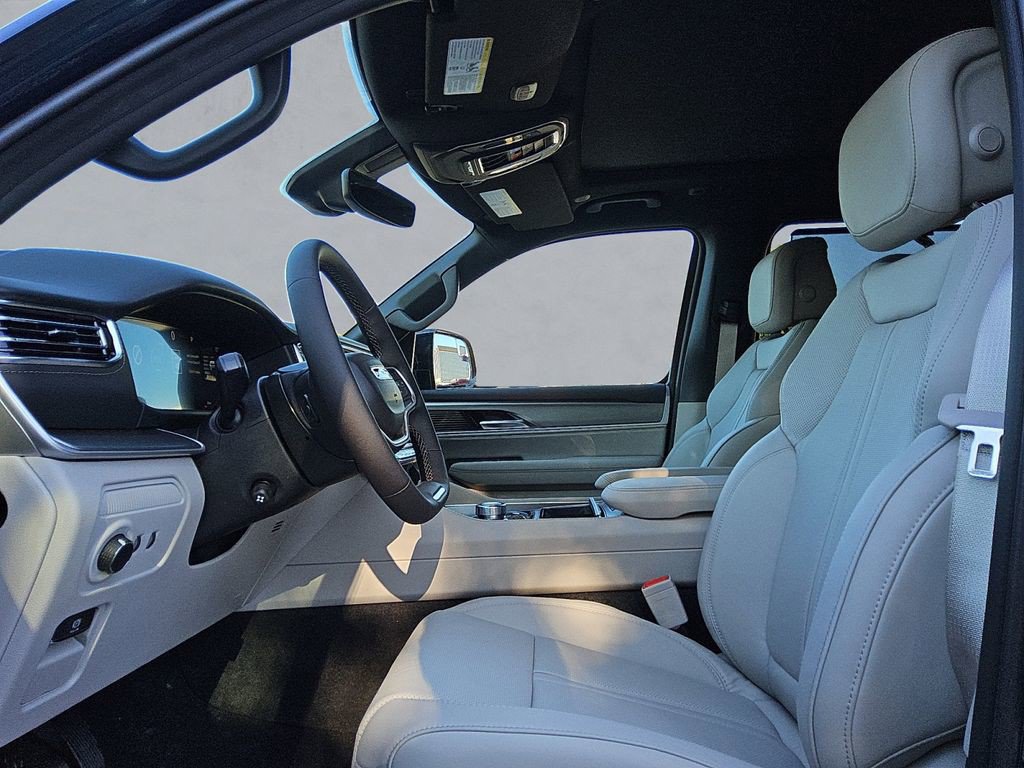 New 2026 Jeep Grand Wagoneer L Limited AWD/4WD image 9
