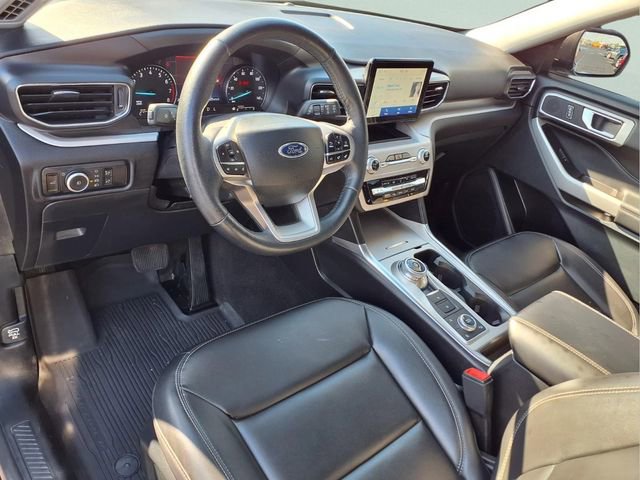 Used 2024 Ford Explorer XLT w/ Equipment Group 202A AWD/4WD image 19
