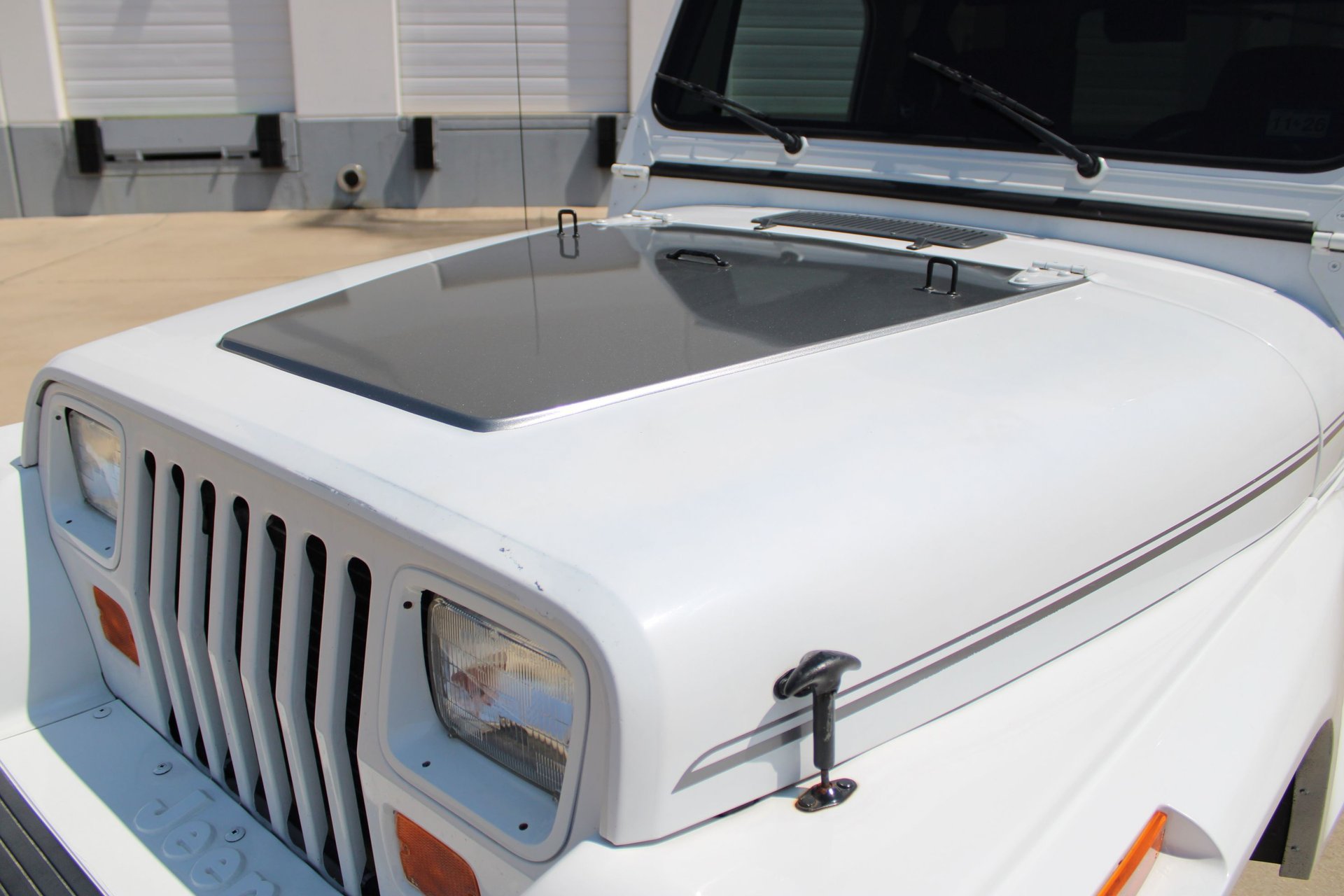 Used 1991 Jeep Wrangler Renegade AWD/4WD image 36