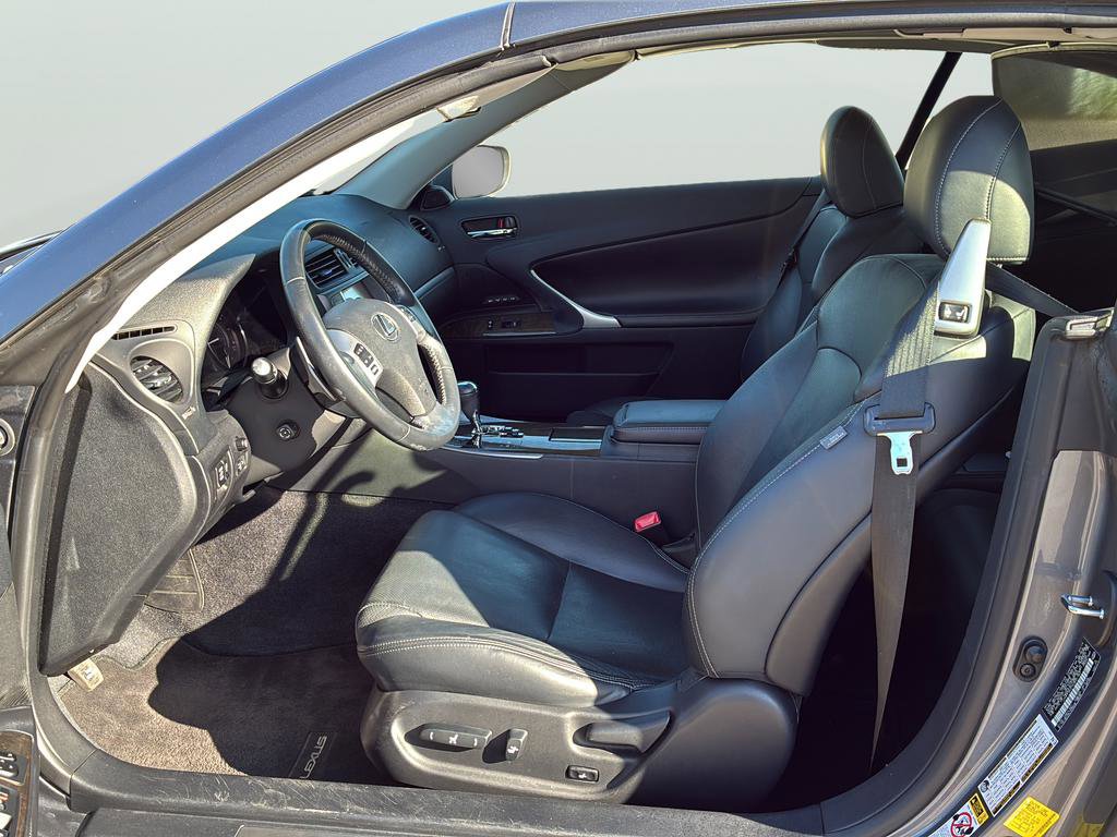 Used 2014 Lexus IS 250C w/ Luxury Package RWD image 15