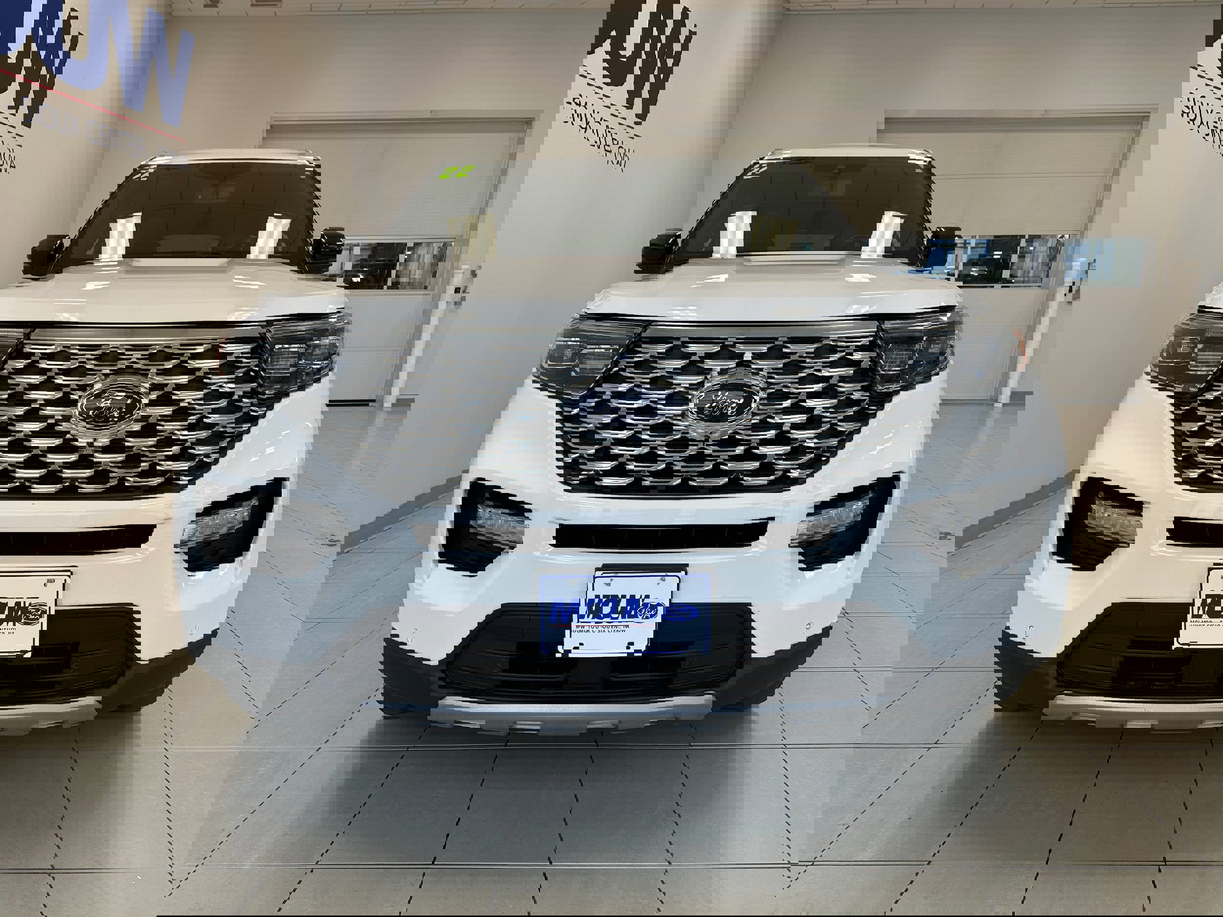 Used 2022 Ford Explorer Platinum w/ Equipment Group 601A image 3