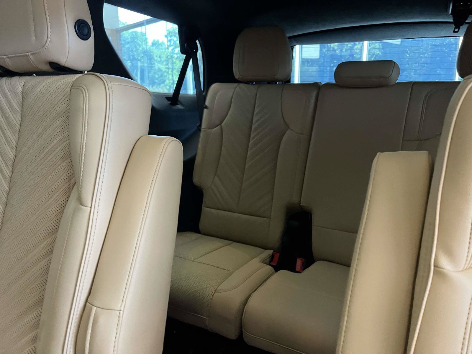 New 2026 Cadillac Escalade IQL Sport 2 w/ LPO, ONYX Package AWD/4WD image 15
