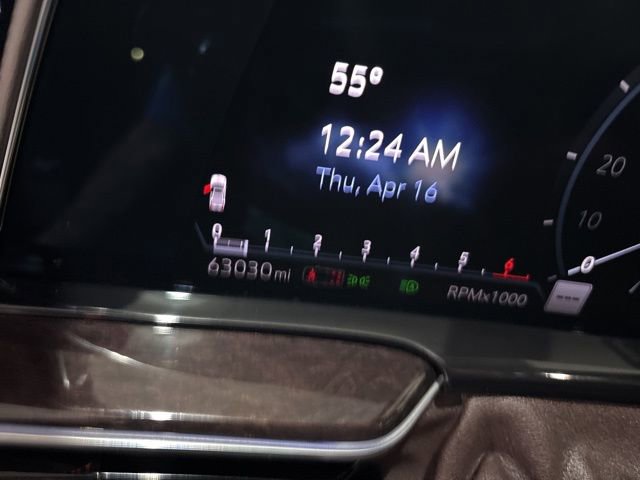 Used 2022 Cadillac Escalade ESV Premium Luxury Platinum image 26