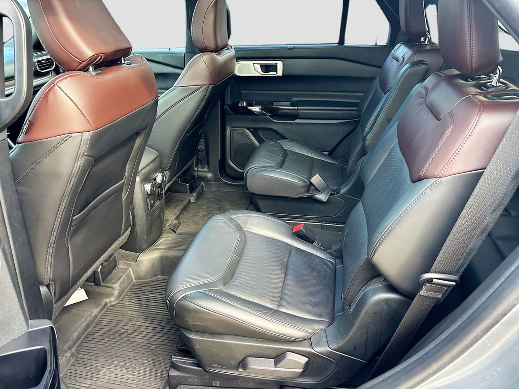 Used 2022 Ford Explorer Platinum w/ Equipment Group 601A image 25
