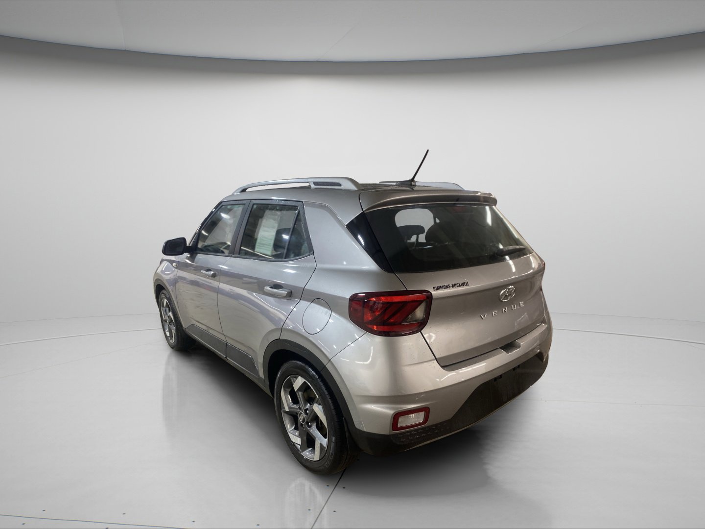 Used 2023 Hyundai Venue SEL image 7