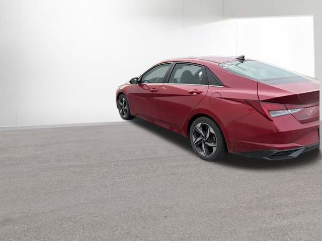 Used 2023 Hyundai Elantra Limited w/ Preferred Accessory Package image 3