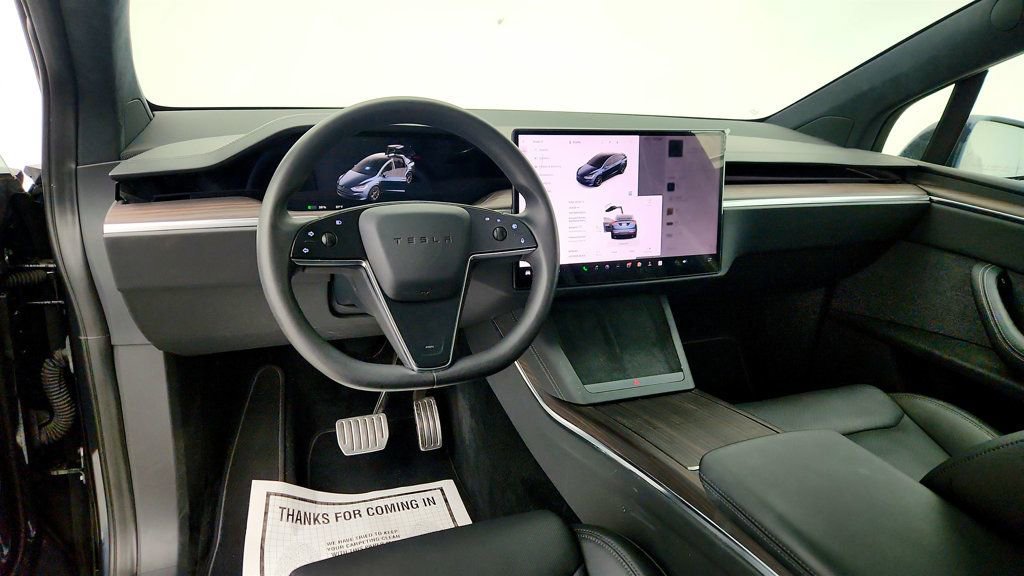 Used 2024 Tesla Model X image 12