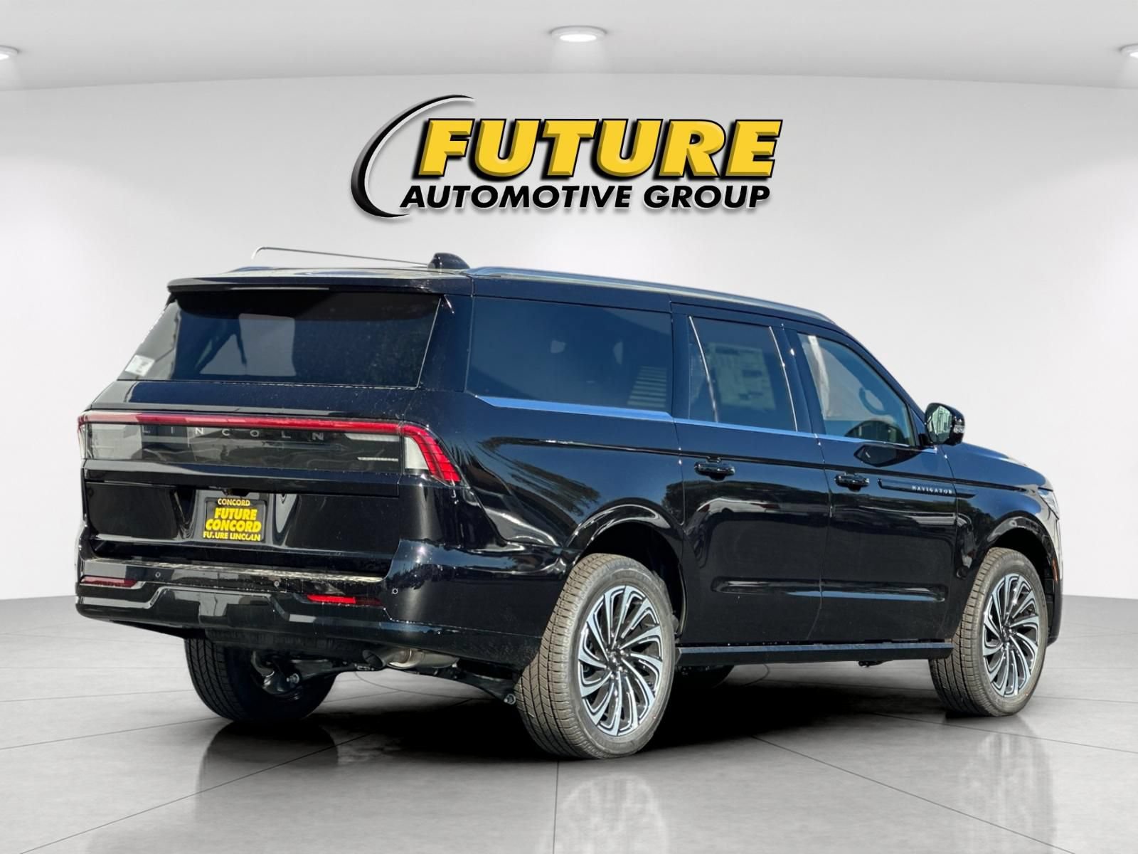 New 2027 Lincoln Navigator L Black Label AWD/4WD image 3