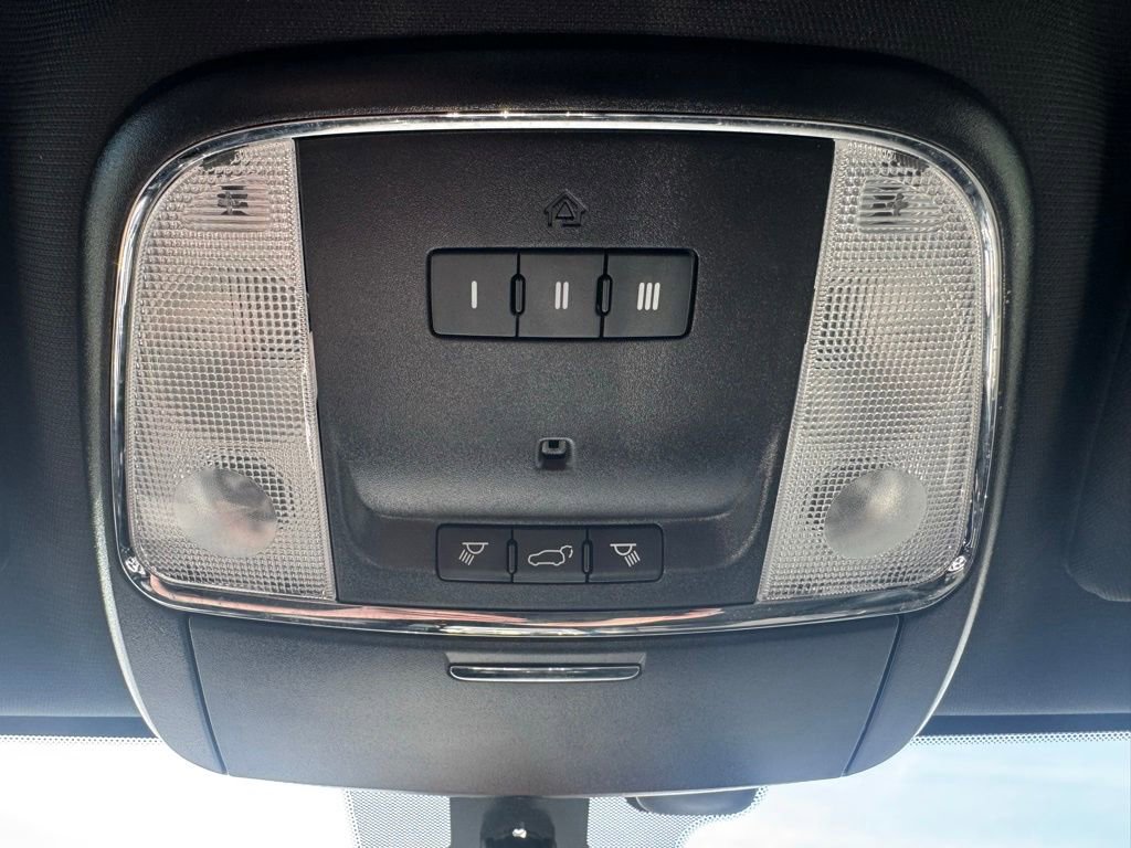 Used 2021 Jeep Grand Cherokee Laredo X AWD/4WD image 24