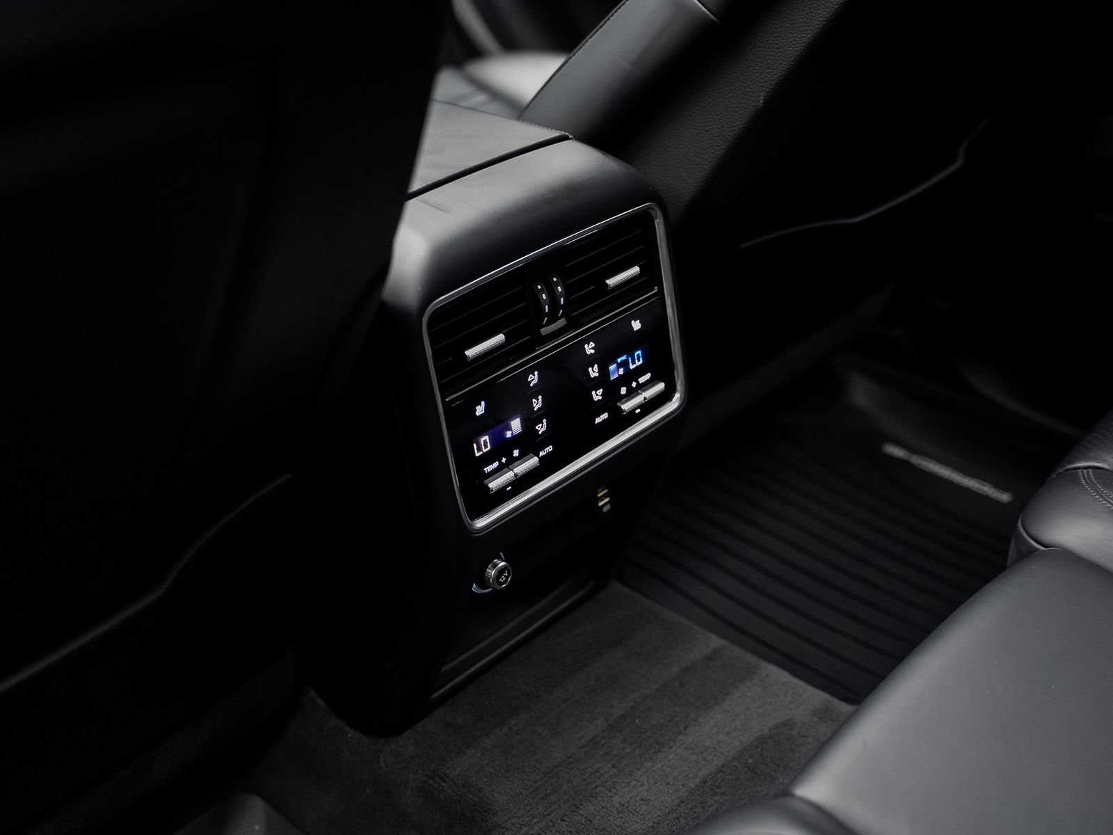 Used 2019 Porsche Cayenne E-Hybrid AWD/4WD image 39